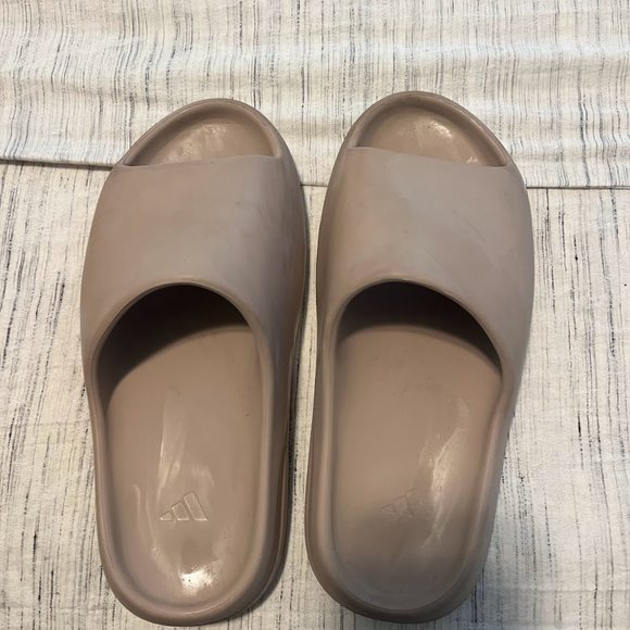 Yeezy 's (7 pair) various styles worn + lightly worn - Picture 3 of 16